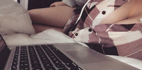 Emaliehall model hd pictures