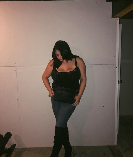 Emaliehall star exclusive pictures