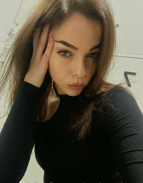 ur private dancer hot star pictures