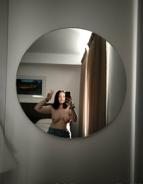 emilia 123 model hot picture