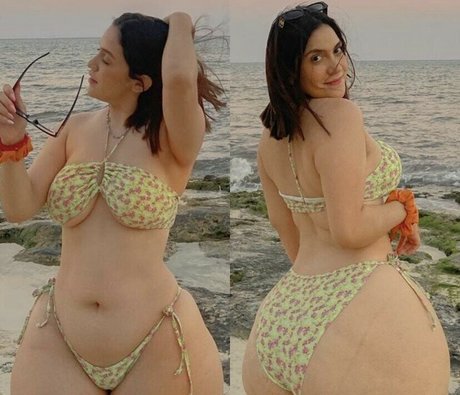 Valerialcala model porn pictures