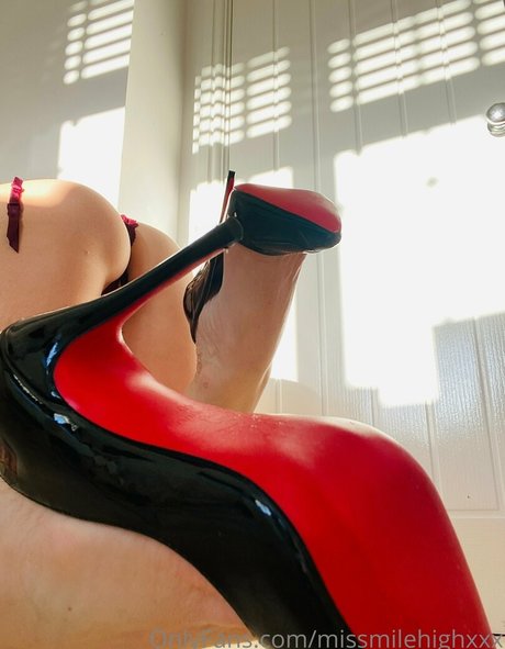 missmilehighxxx pornstar nude image