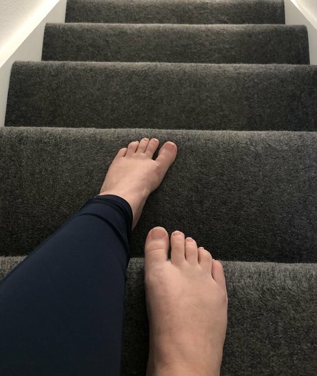 toesofmidna pornstar beautiful pics