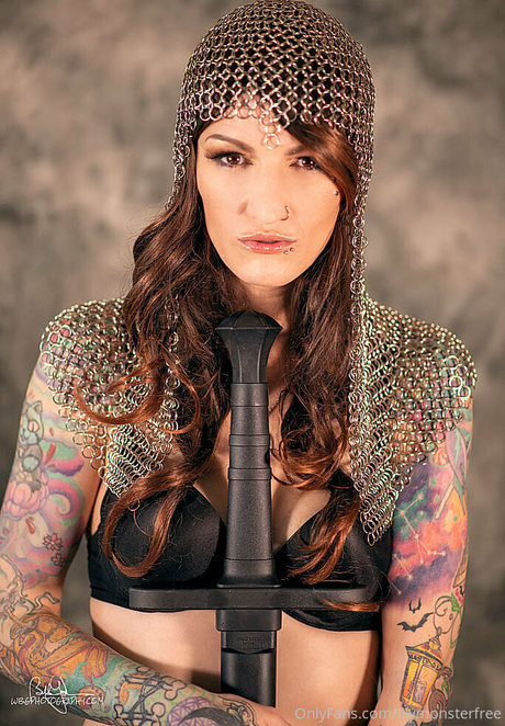 lilymonsterfree model pretty photos