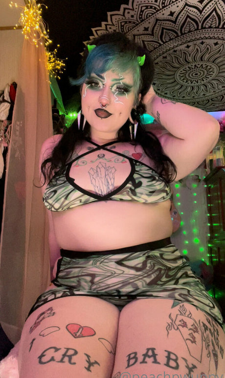 peachpwuppy model porn archive