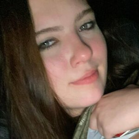 dylinnis erotic model picture