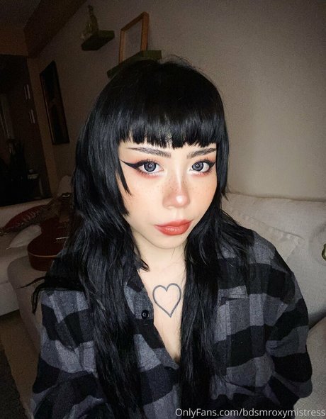 petite slut onlyfans hd images