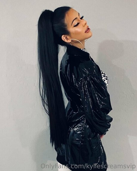 Kylie Screams nackte galerie