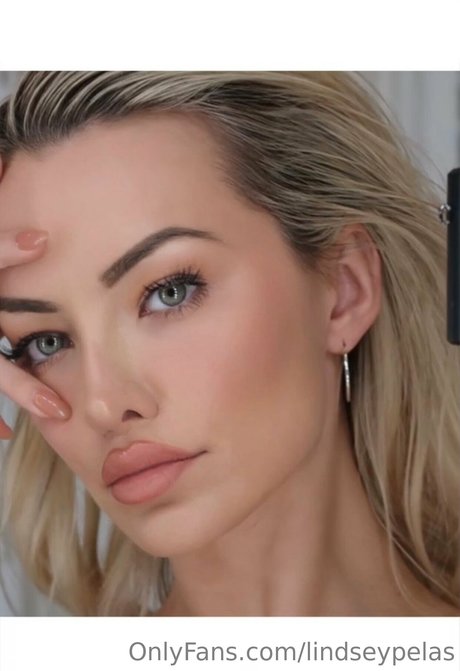 Lindsey Pelas erwachsene nackte bilder