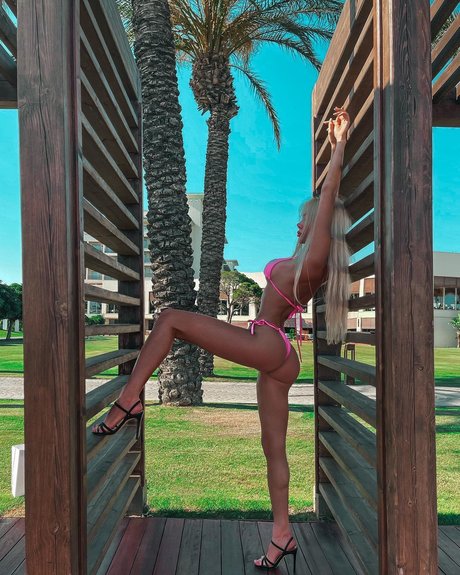 Jull Dolly schauspielerin freie foto