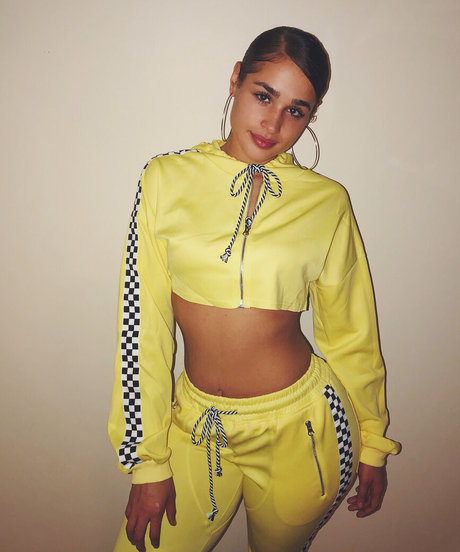 Janae Girard porno foto