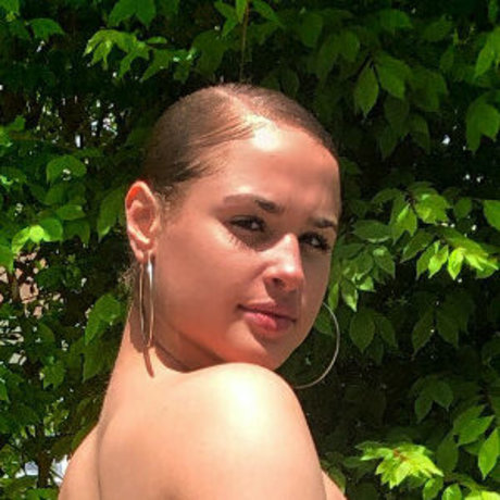 Janae Girard nackte archiv