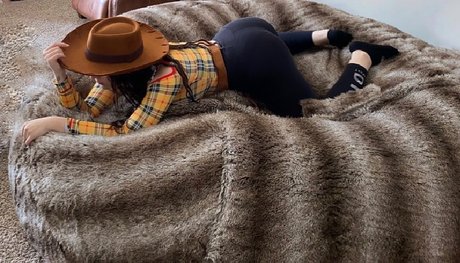 Nina Bugattii heiße nackt galerien