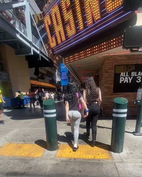 Nina Bugattii erwachsene exklusive foto