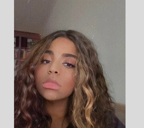 schwarze teenager-onlyfans nackt galerie