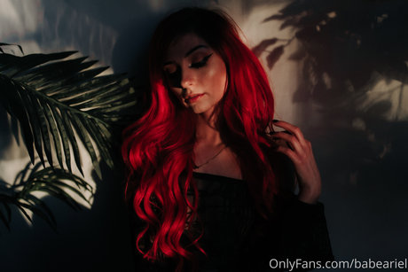 BabeAriel nackt pornografische bild