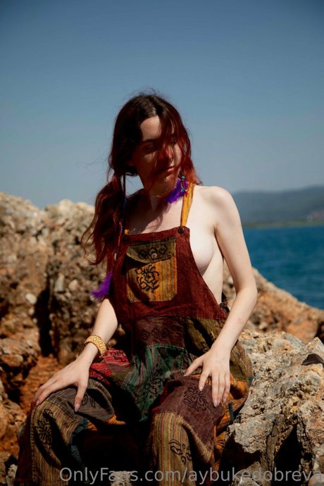 Aybuke Dobreva erwachsene hübsche bild