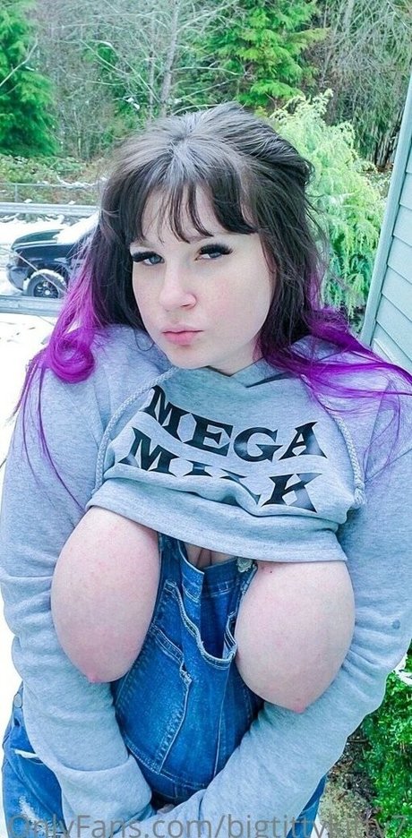 Bigtittykitty7 nacktheit pornographische foto
