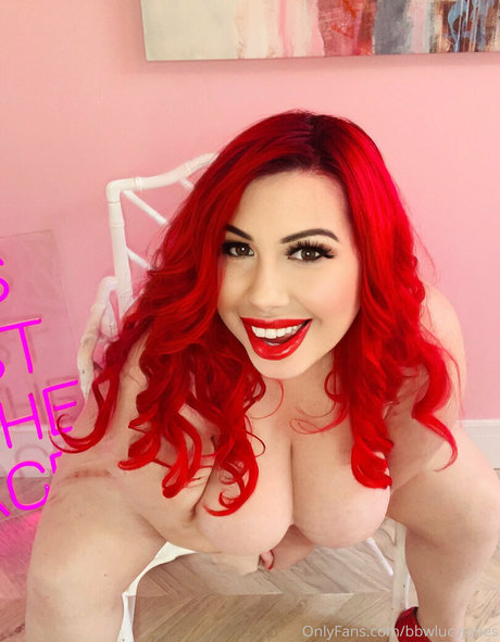 Lucy Jones erwachsene exklusive galerie