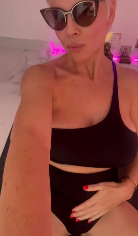 Nadya Basinger perfekte nette galerie