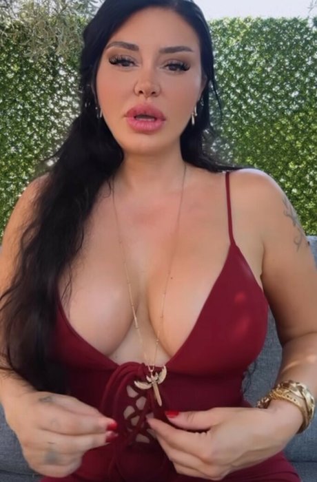 Ebru Polat nacktheit bild