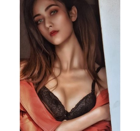 Nidhi Maheshwari perfekte top galerien