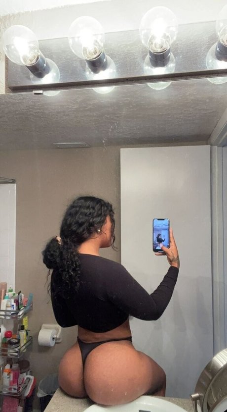 Nita Amari erotische kostenlose bild