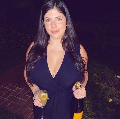 Emily H Barry perfekte nackte galerie