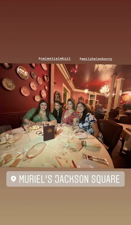 Emily H Barry nacktheit top foto