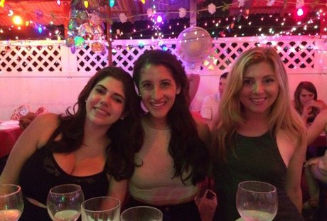 Emily H Barry nacktheit hübsche galerie