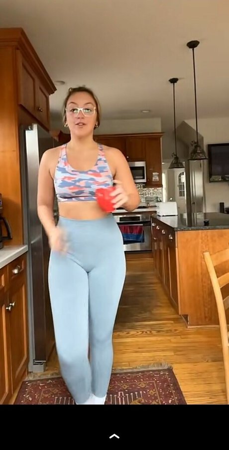 Maddie Goetz porno kunst galerie