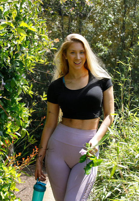 Elle Van Schaik erwachsene bilder