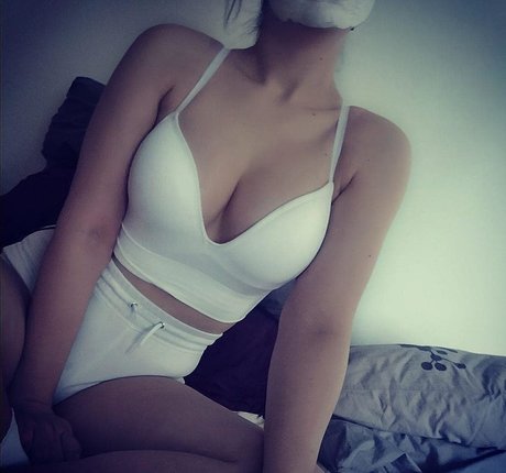 Lillithy erwachsene nackte bilder