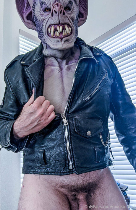 monsterbait nackt erotische foto