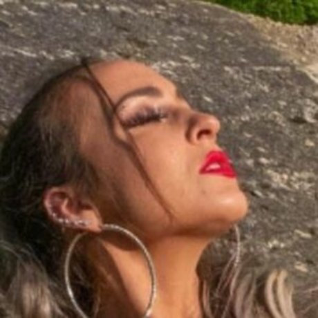 Megi Knuplez heiße nackt galerie