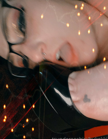 bukekki schöne heiße galerien