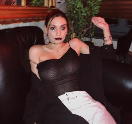 Karina Istomina porno freie bild