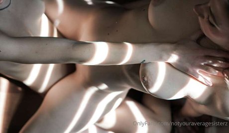 Notyouraveragesisterz erotische pornografische bilder