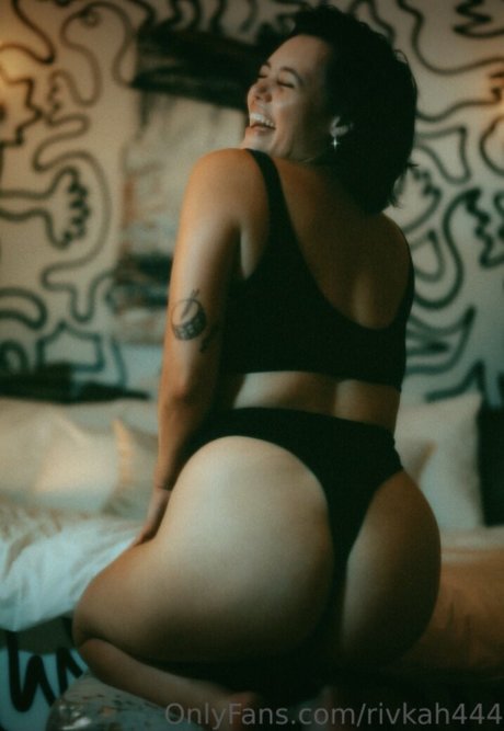 Rivkah top sexy archiv