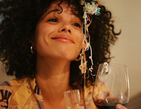 Alisha Wainwright Bilder