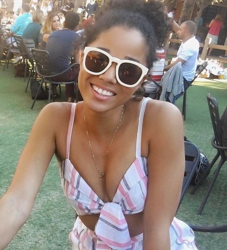 Alisha Wainwright nacktheit erwachsene bild