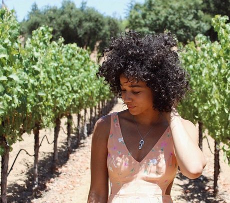 Alisha Wainwright exklusive akt archiv