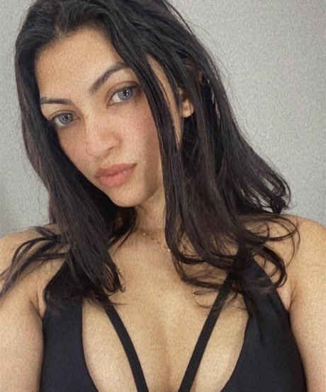 Yenara Sanuki schöne fotos