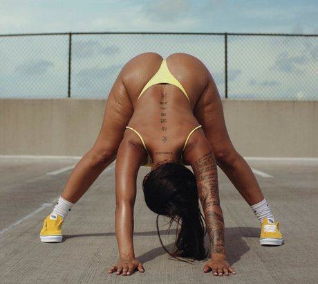 Yas Or Nathali Nostades perfekte erwachsene foto