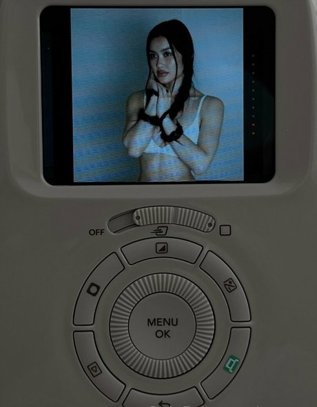 Elaine Thi exklusive hd bilder