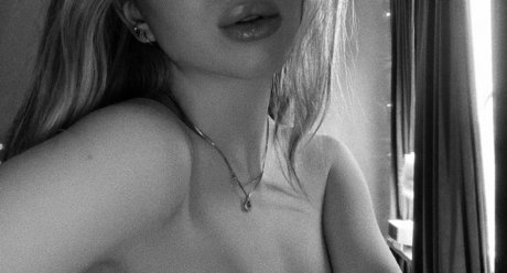 Jossi e pornostar archiv