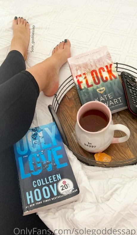 solegoddessap hübsche nackte galerien