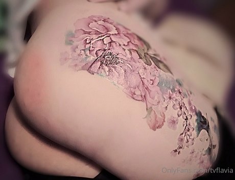 tvflavia exklusive nackte foto