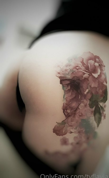 tvflavia pornostar akt bild