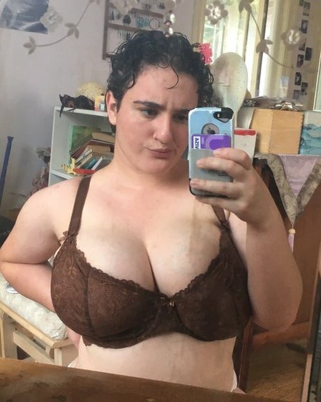 Alida Roos nackt porno bilder